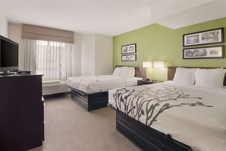 Room 17 of 28