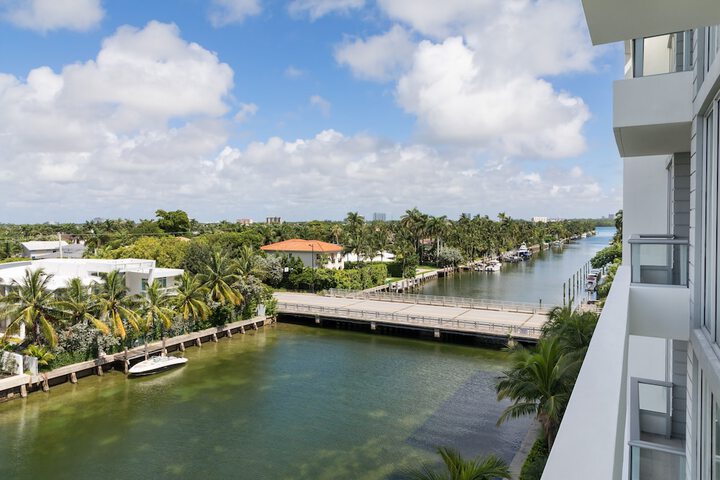 The Altair Bay Harbor Hotel