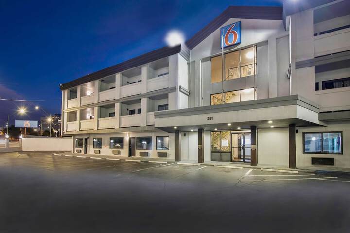 Hotel 2 of 34