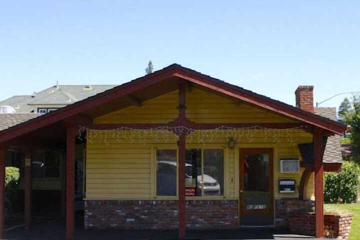 Hotel 7 of 54