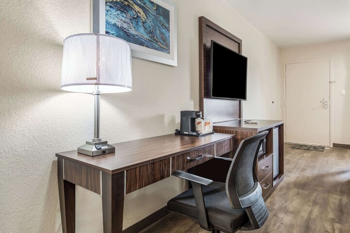 Room 26 of 48