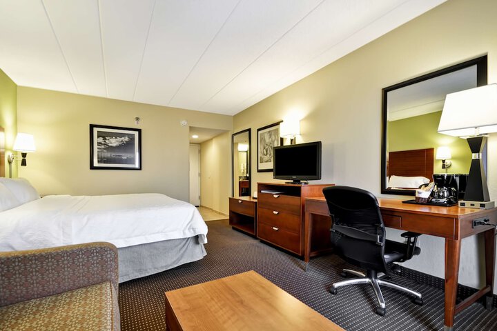 Room 26 of 38