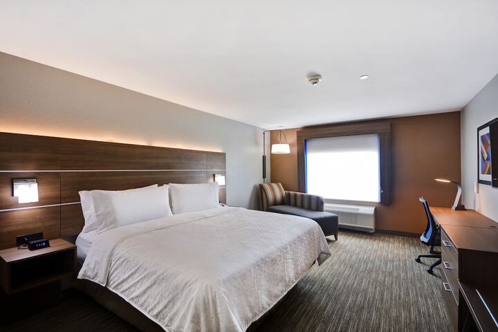 Room 28 of 49