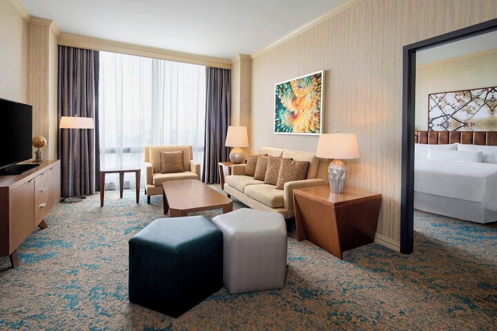 Room 33 of 62