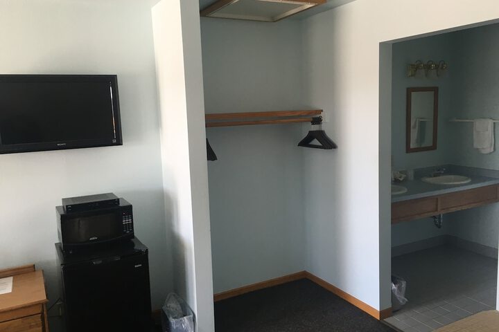 Room 14 of 19