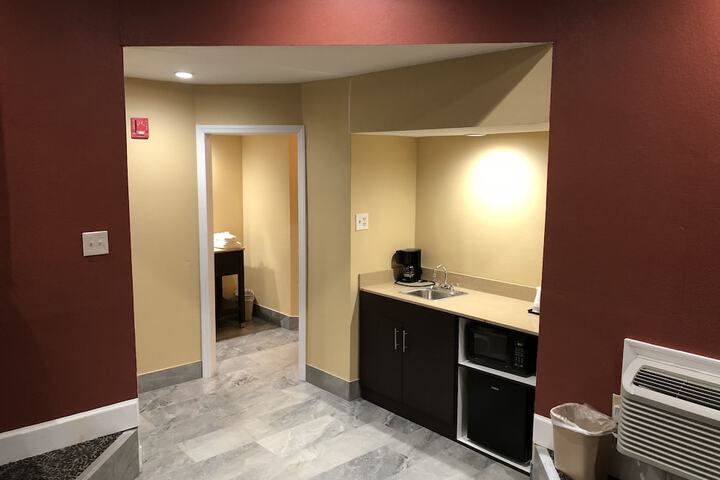 Room 13 of 73