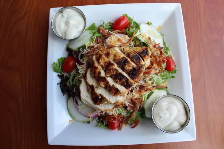 Dining 21 of 26