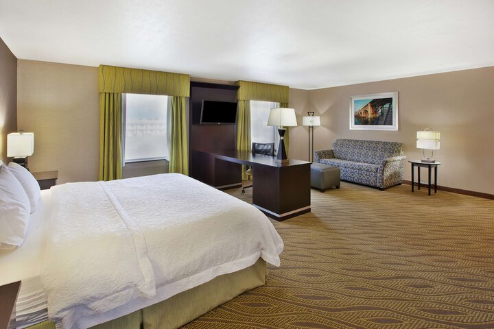 Hampton Inn & Suites Elyria