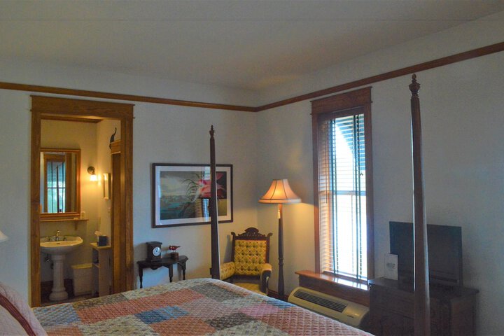 Roanoke Island Inn
