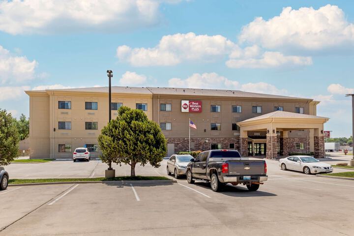 Hotel 3 of 27