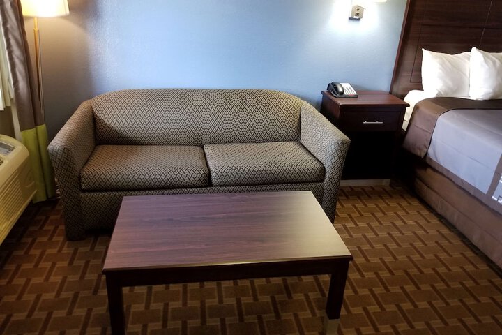 Room 17 of 27