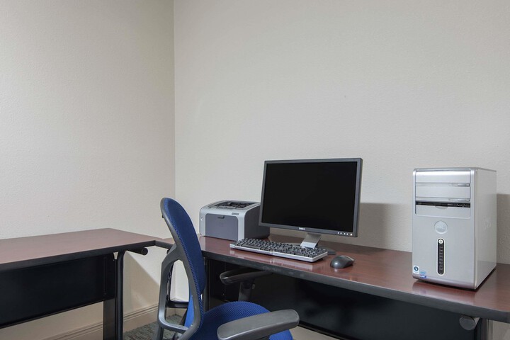 Business Center 18 of 18