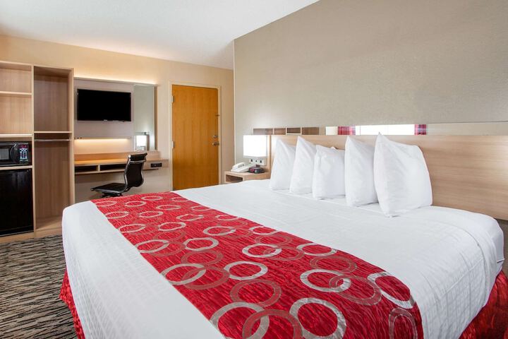 Microtel Inn & Suites by Wyndham Charleston WV