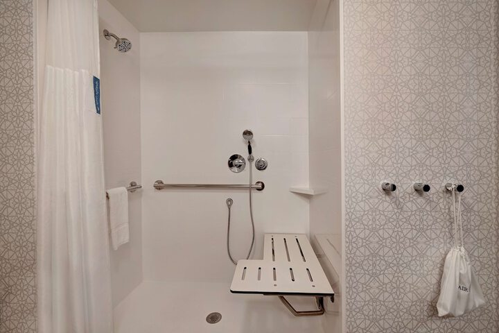 Room 12 of 31