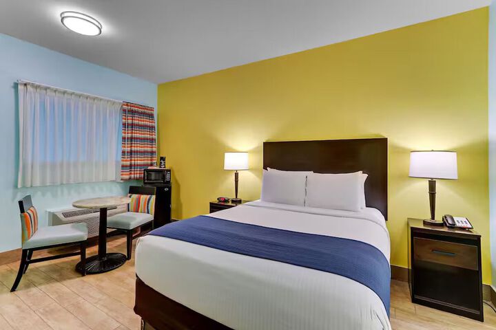 The Island Hotel Near Beach Port Aransas