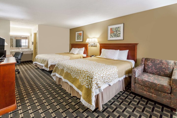 Days Inn by Wyndham Kent - Akron