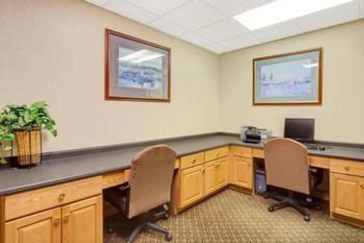 Days Inn by Wyndham Cornelius Lake Norman