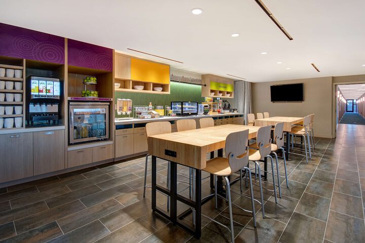 Breakfast/Coffee Service 43 of 52