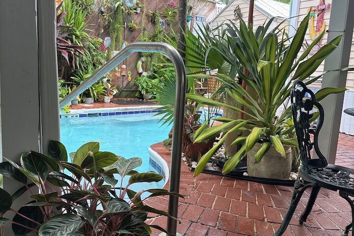Pool 32 of 111