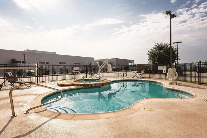 La Quinta Inn & Suites by Wyndham McKinney