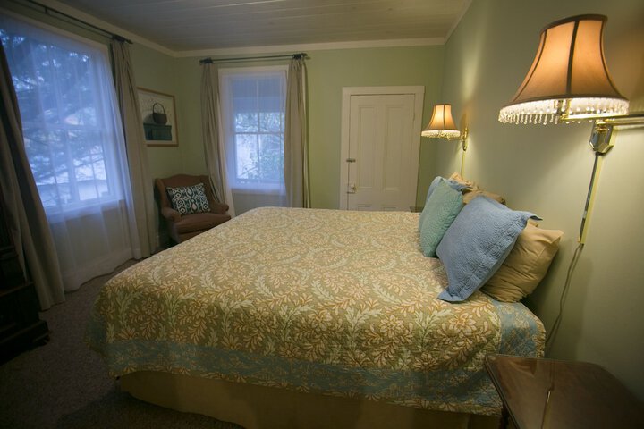 Room 65 of 236