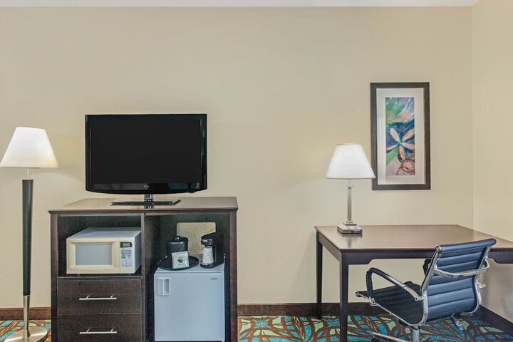 Room 12 of 36