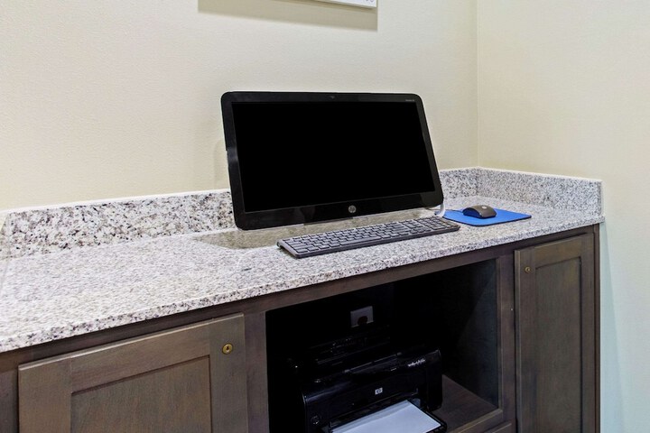 Business Center 62 of 62