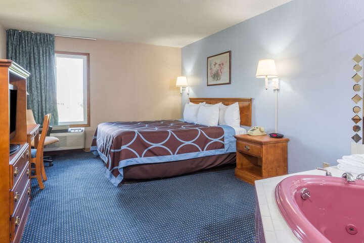 Room 15 of 27