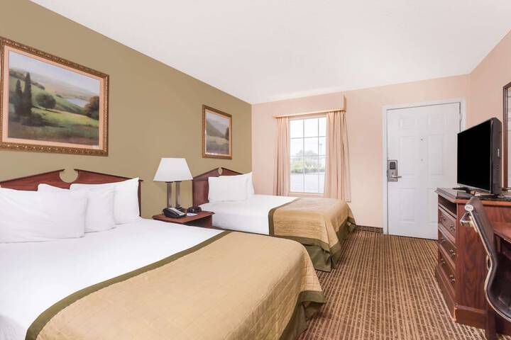 Room 13 of 22