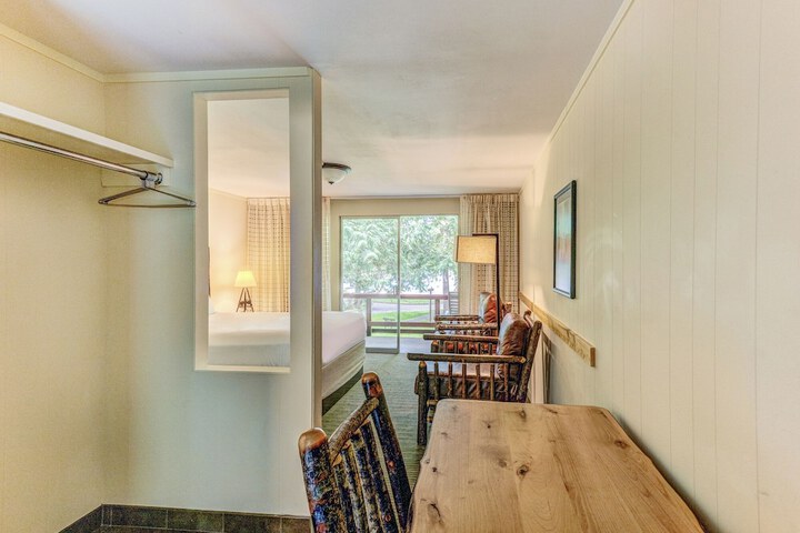Lake Crescent Lodge