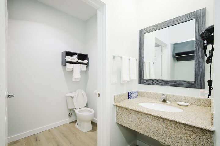 Sapphire Inn and Suites