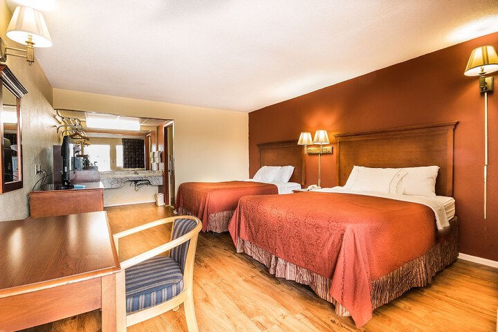 Room 33 of 50