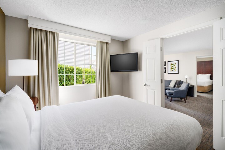 Room 15 of 35