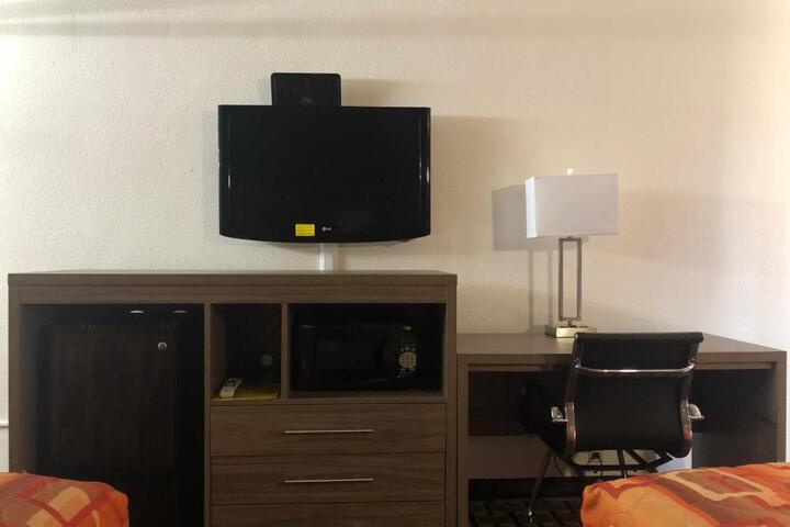 Mid Continent Inn