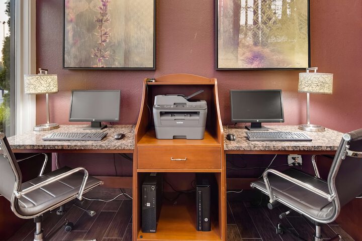 Business Center 37 of 37