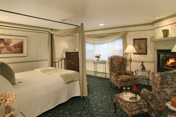 Room 12 of 24