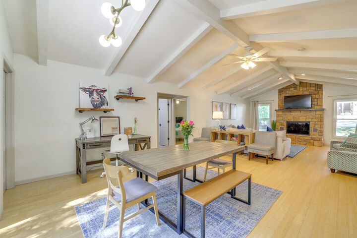 Home w / Trail Access & Fire Pit in Bella Vista!