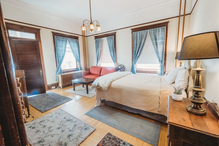 Room 43 of 51
