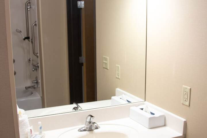 Room 34 of 93