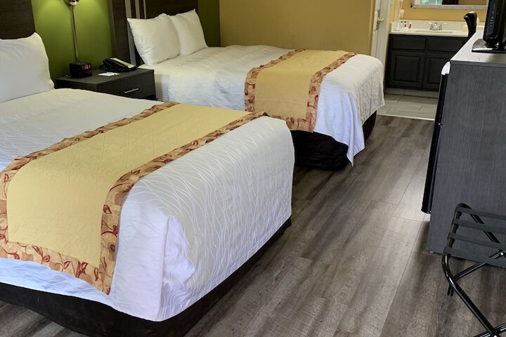 Room 32 of 44