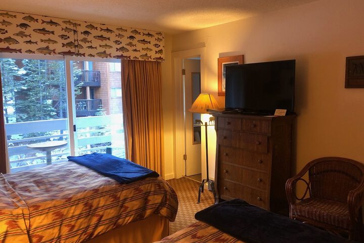 Room 16 of 77