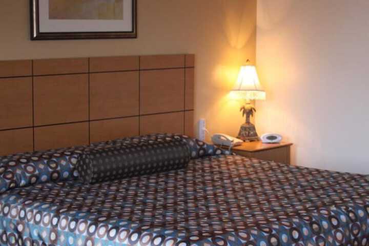 Room 17 of 38
