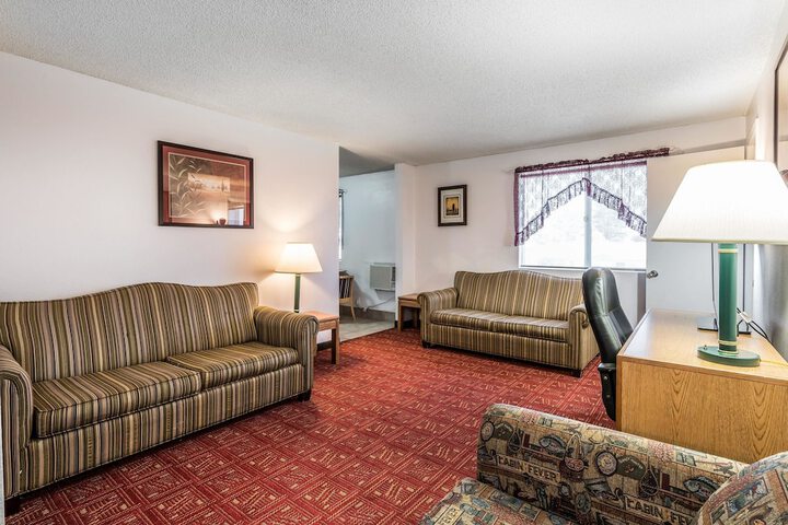 Room 6 of 34