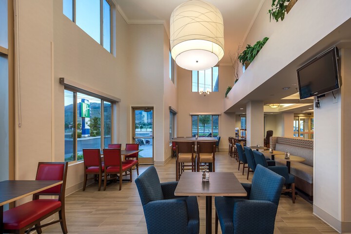 Holiday Inn Express & Suites Carson City by IHG