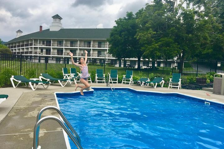 Pool 10 of 37