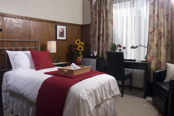 Room 15 of 37