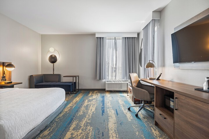 La Quinta Inn & Suites by Wyndham La Habra