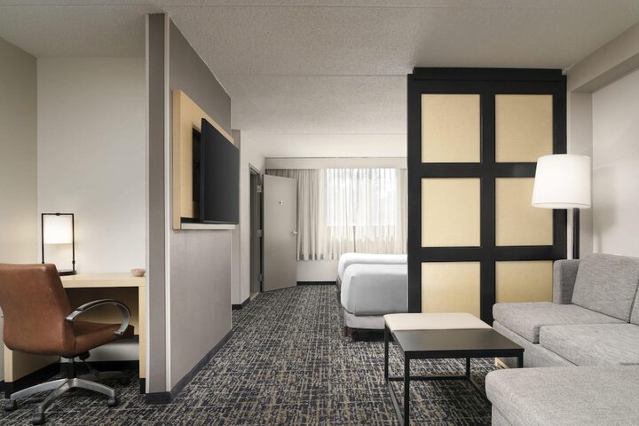 Hyatt Select Richmond / Chester