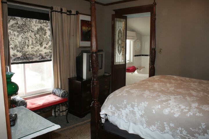 Room 5 of 37