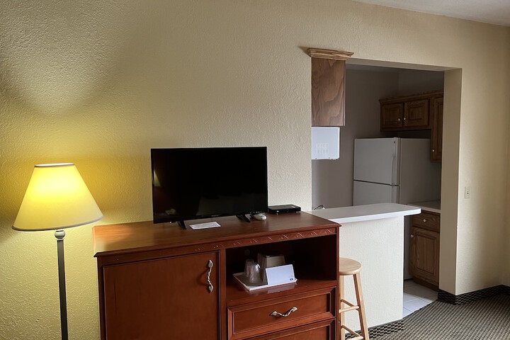 Room 33 of 64